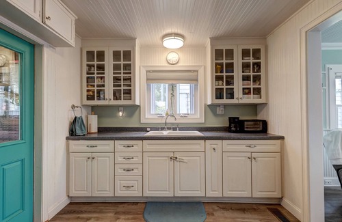 Devon House | BREATHTAKING BUNGALOW-HOME AWAY FROM HOME