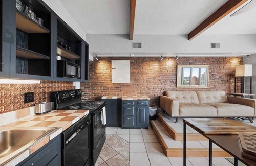 Mount Washington Apartment | Breathtaking City View - 1 Bed -Stylish & Serene