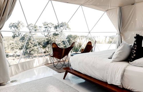 Fischer Cabin | Breathtaking Dome with Spectacular Outdoor Living and Chic Elegant Interior in Texas