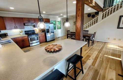 Scaly Mountain House | Breathtaking home with Astonishing Mountain Panoramic Views! Dog Friendly!