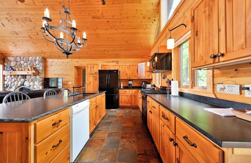 Stone Lake Cabin | Breathtaking Luxury Vacation Home on the Shores of Lac Courte Oreilles Lake
