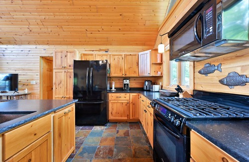 Stone Lake Cabin | Breathtaking Luxury Vacation Home on the Shores of Lac Courte Oreilles Lake
