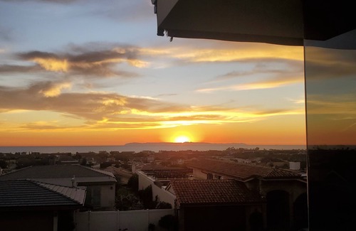 Dana Point House | BREATHTAKING OCEAN AND SUNSET VIEWS - SINGLE FAMILY HOME - QUIET BEACH RETREAT