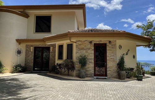 Panama Beach House | Breathtaking ocean view, spacious terrace and surrounded by nature.