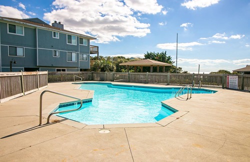 Caswell Beach Apartment | Breathtaking Ocean Front Condo at Caswell Beach. Norah Patrick's Hideaway