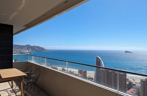 Cala Apartment | Breathtaking Ocean Views from the 27th floor