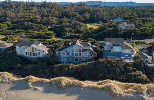 Florence House | Breathtaking Oceanfront Getaway nDiscounted Rates 11/1/2024 - 4/30/2025