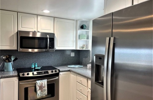 Layton House | Breathtaking Oceanviews, Pool, Sandy Beach what more could you ask for?