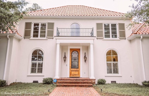 Martinez Villa | Breathtaking Old-World Italian Villa for families and romantics