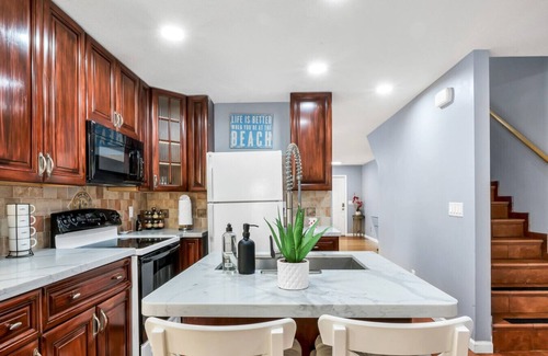 Grandview Heights House | Breathtaking Residence in Rosemary Square WPB