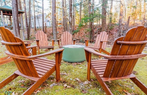 Layton Cabin | Breathtaking Rustic Lodge| Lake Views & Hot Tub