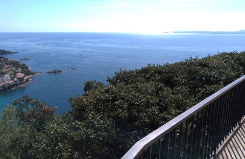 Roses Town Center Apartment | Breathtaking sea views in Roses, Canyelles AV-37