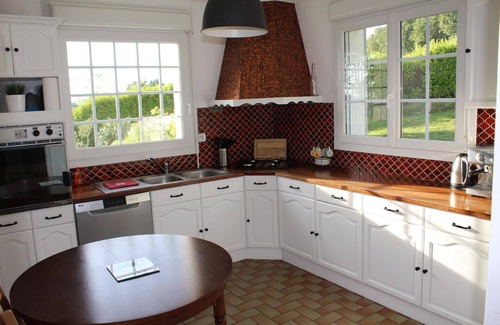 Goulven House | Breathtaking sea view with large garden