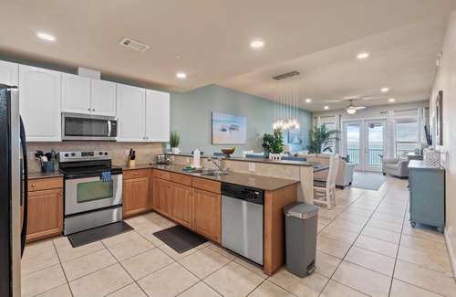 Horseshoe Bay Condo | Breathtaking Sunrise Views Over Lake LBJ - Luxury 3BR Waterfront Condo