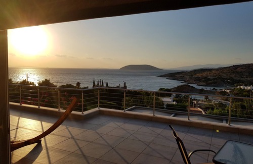 Palaia Fokaia Villa | Breathtaking Sunset Villa in Sounio near the beach