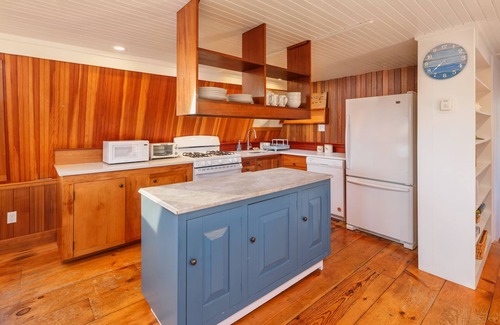 Newburyport House | Breathtaking Sunsets on Plum Island at Blue Moon