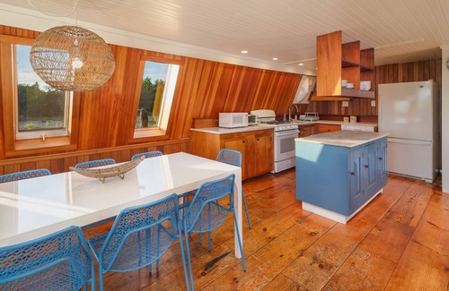 Newburyport House | Breathtaking Sunsets on Plum Island at Blue Moon