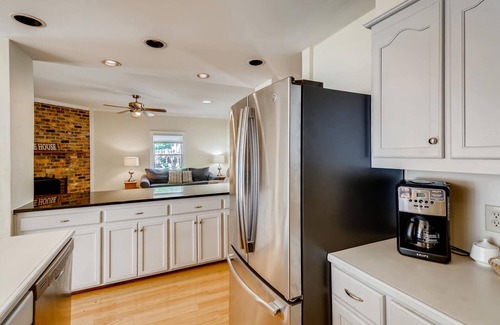 Denver House | BREATHTAKING VIEWS AT NORMANDY BREEZE!