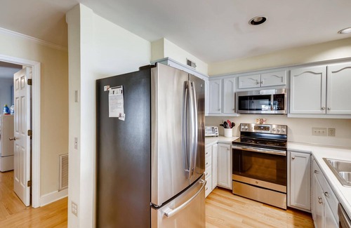 Denver House | BREATHTAKING VIEWS AT NORMANDY BREEZE!