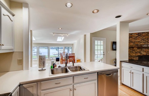 Denver House | BREATHTAKING VIEWS AT NORMANDY BREEZE!