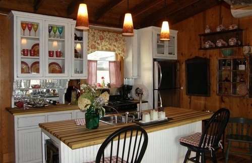 Mentone Cottage | Breathtaking Views From Any Room With Great Rates