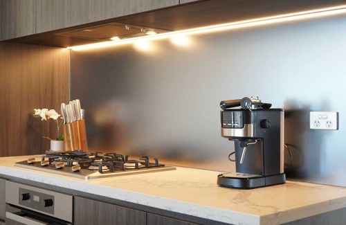 Lidcombe Apartment | Breathtaking Views! Modern 2BR: Pool, Parking, Gym