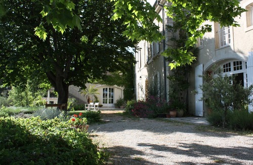 Visan Cottage | Breathtaking views of Mont Ventoux and the Rhone Valley in a characterful farmhouse