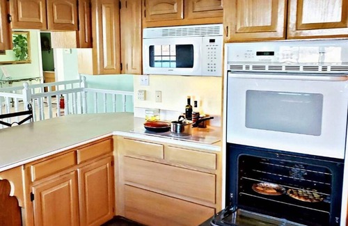 Yellville House | Breathtaking Views overlooking Bull Shoals Lake. 45 minutes from Branson!
