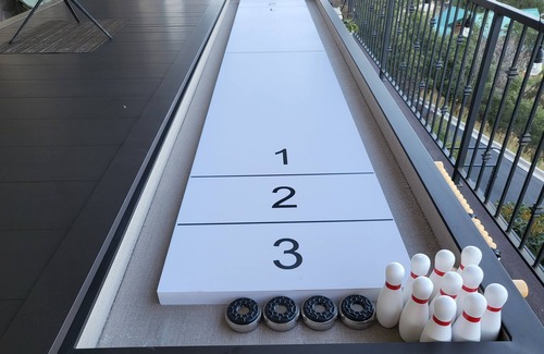 Eden House | Breathtaking Views! PRIVATE INDOOR POOL, Outdoor Hot Tub, Sauna, Game Room & Gym