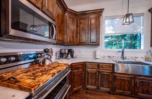 Broken Bow Cabin | Breathtaking views, rare find!