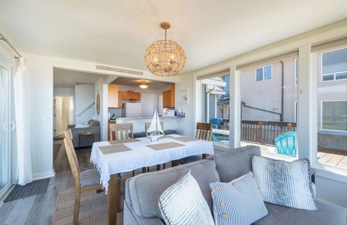 Lincoln City House | Breathtaking views of sand the surf