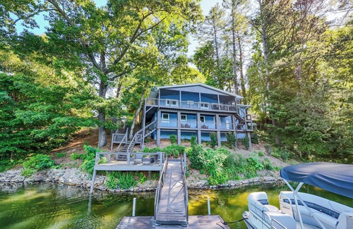 Robbinsville Cottage | Breathtaking views lakeside cottage