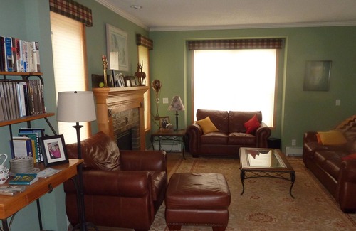 Breckenridge Heights House | Breckenridge Retreat, quiet, pet friendly, beautiful views, gourmet kitchen