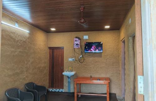 Kanthalloor House | BREEZE GARDEN MUD HOUSE Home Stay