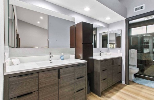 Walnut House | Breeze on N Country Hollow Dr