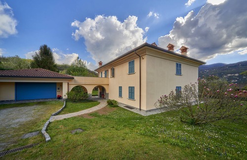 Lierna Villa | Breezeway Home in Lierna 097043-CNI-00067