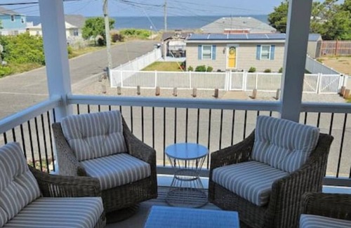 Villas House | Breezy Corner Getaway 4 Bedroom home with spectacular sunset views.