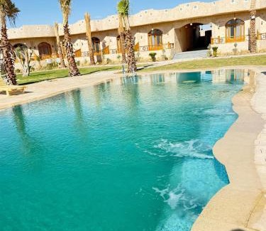 Siwa Hotel | Breezy island Hotel