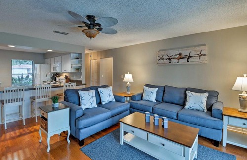 Gulf Gate Estates House | Breezy Sarasota Home with Private Pool Near Beach!