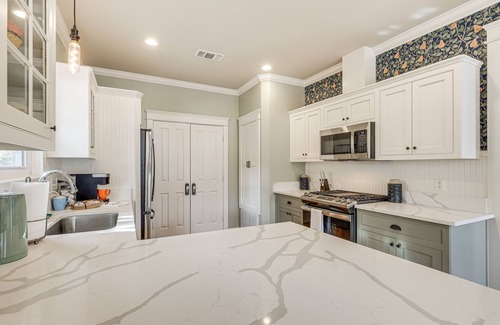 Brenham House | Brenham Rental w/Deck & Yard < 1 Mi to Downtown!