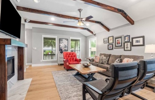 Brentwood House | Brentwood Bungalow, 3 BR, Bustling Central Austin