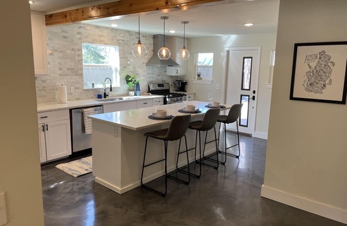 Brentwood House | Brentwood de Maria -Cowboy Pool & Dog Friendly