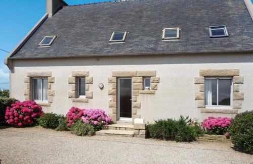 Plouescat House | Breton House Facing the Sea with Large Garden and Beach Access