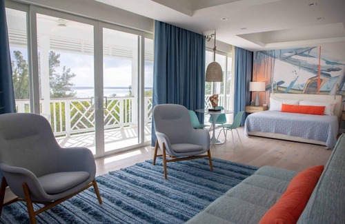 Dunmore Town House | Brett's House/with pool in fabulous Dunmore Town with luxury hotel amenities