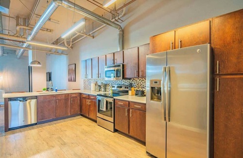 Tempe Apartment | Brewery District Apt | Pool, Gym, W/D & Parking