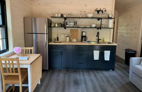 Monson Cabin | Brewery Farm Retreat : Longfellow #7