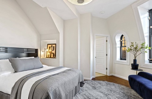Downtown Baltimore Hotel | Brexton Hotel | Bright and stunning view