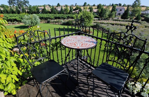 Templeton House | Briarwood Cottage & Apartment is a charming English-inspired storybook cottage!