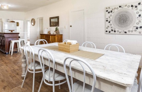 Bongaree House | Bribie Boho - 250m to the Waterfront (Pet Friendly)