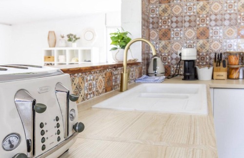 Bongaree House | Bribie Boho - 250m to the Waterfront (Pet Friendly)